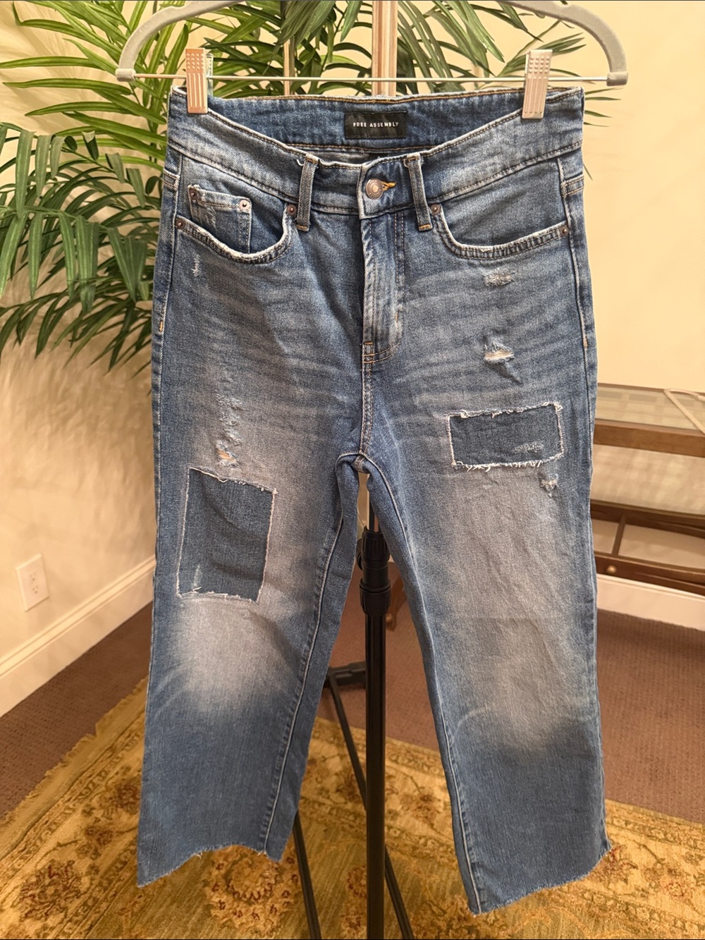 The Great. Women's Cropped Distressed Jeans in Medium Blue